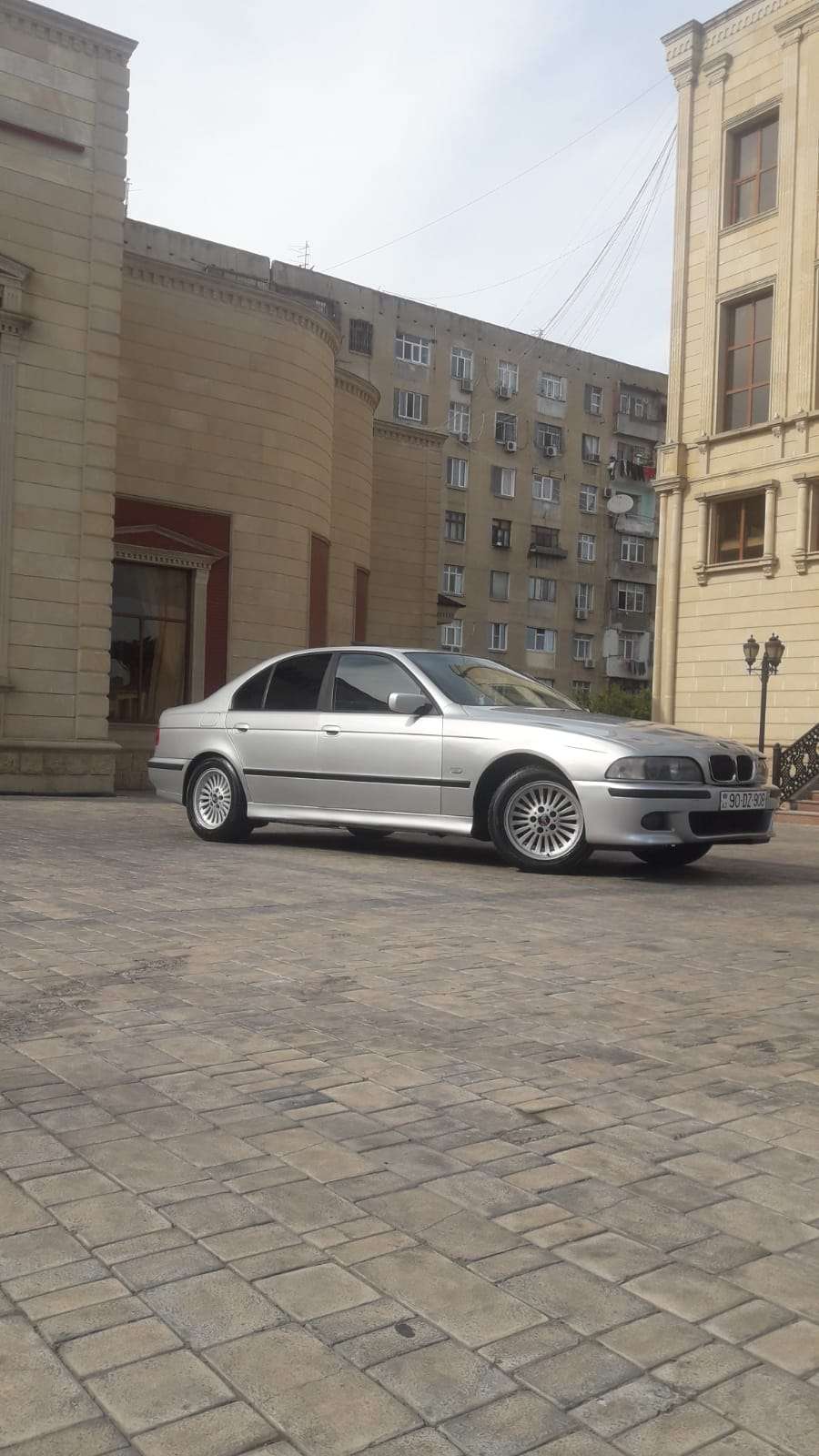 BMW 528, 1998 il, 2.8 L, 246 000 km