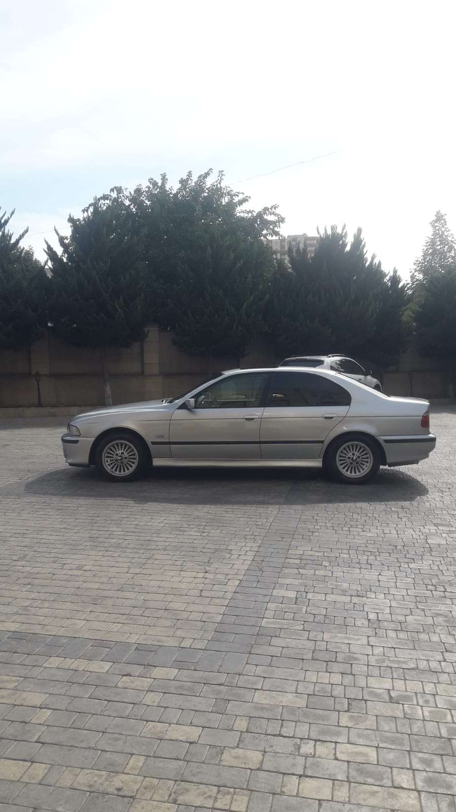 BMW 528, 1998 il, 2.8 L, 246 000 km