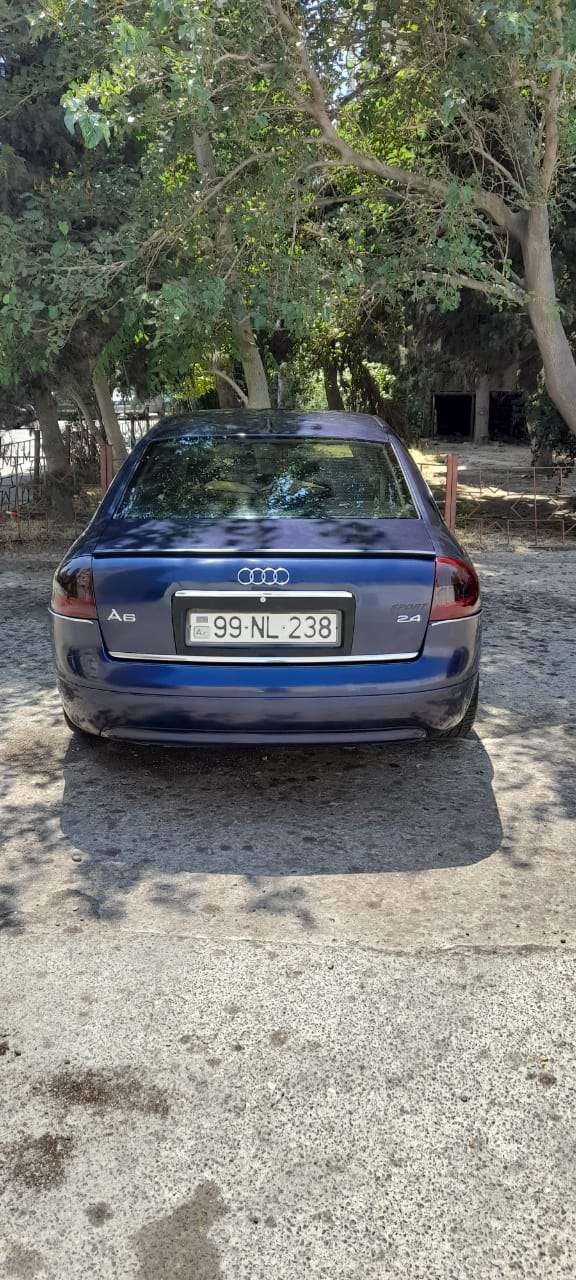 Audi A6, 1997 il, 2.4 L, 385 000 km