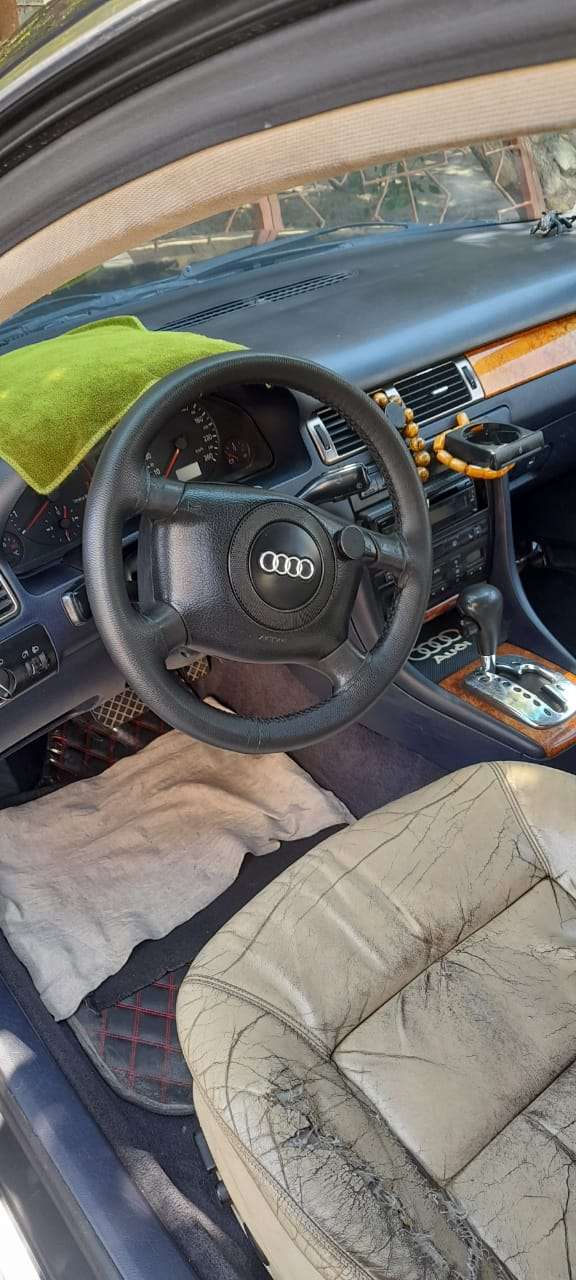 Audi A6, 1997 il, 2.4 L, 385 000 km