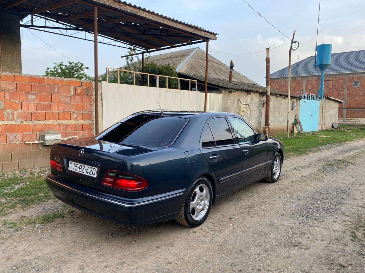 Mercedes E 220, 2000 il, 2.2 L, 442 000 km