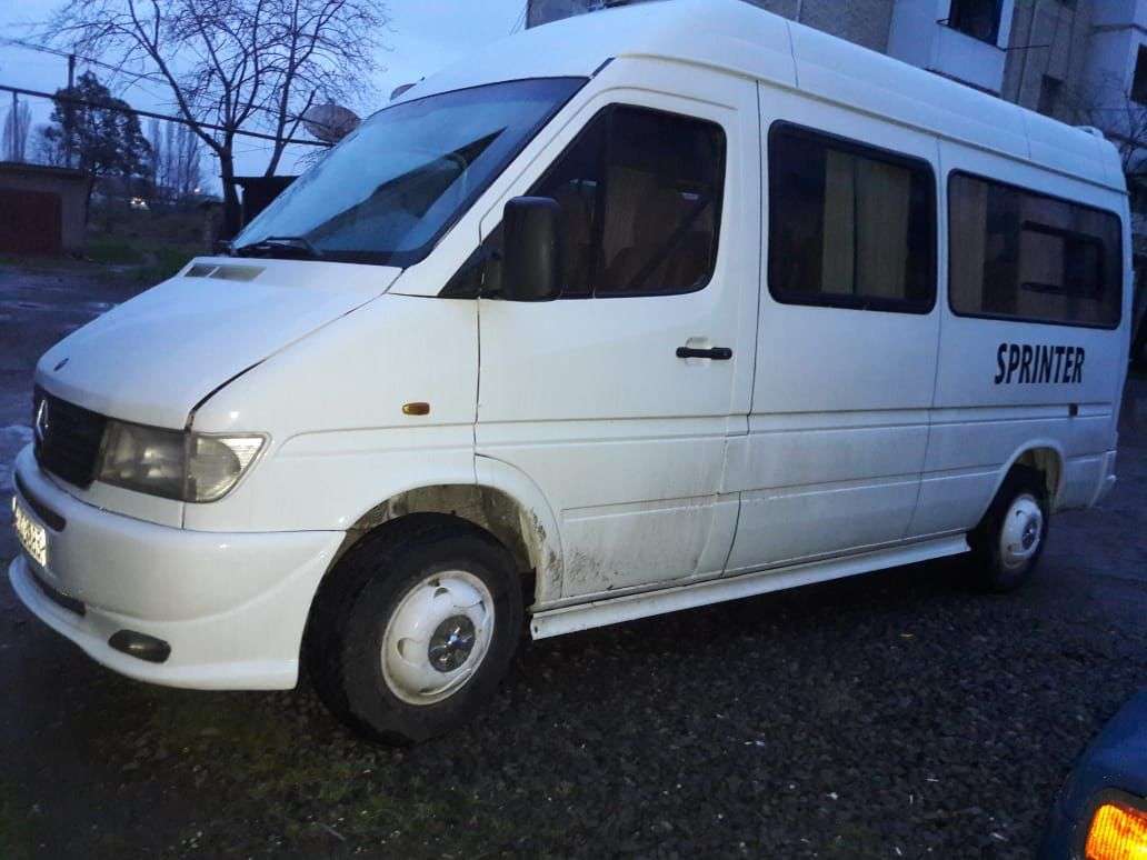 Mercedes Sprinter 208, 1995 il, 3.0 L, 246 578 km