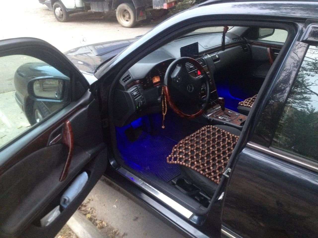 Mercedes E 220, 2000 il, 2.2 L, 621 111 km