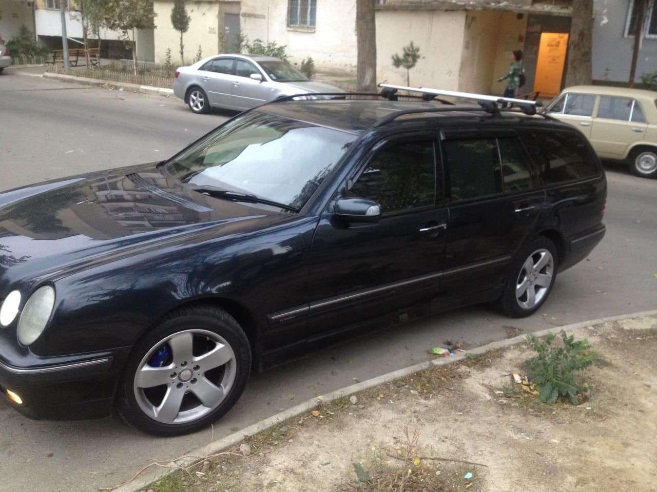 Mercedes E 220, 2000 il, 2.2 L, 621 111 km