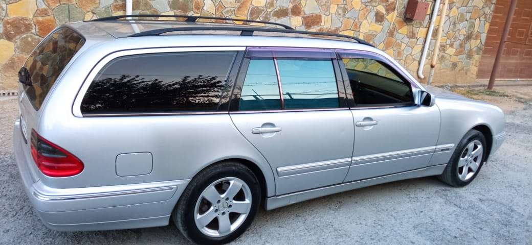 Mercedes E 240, 1999 il, 2.4 L, 331 000 km