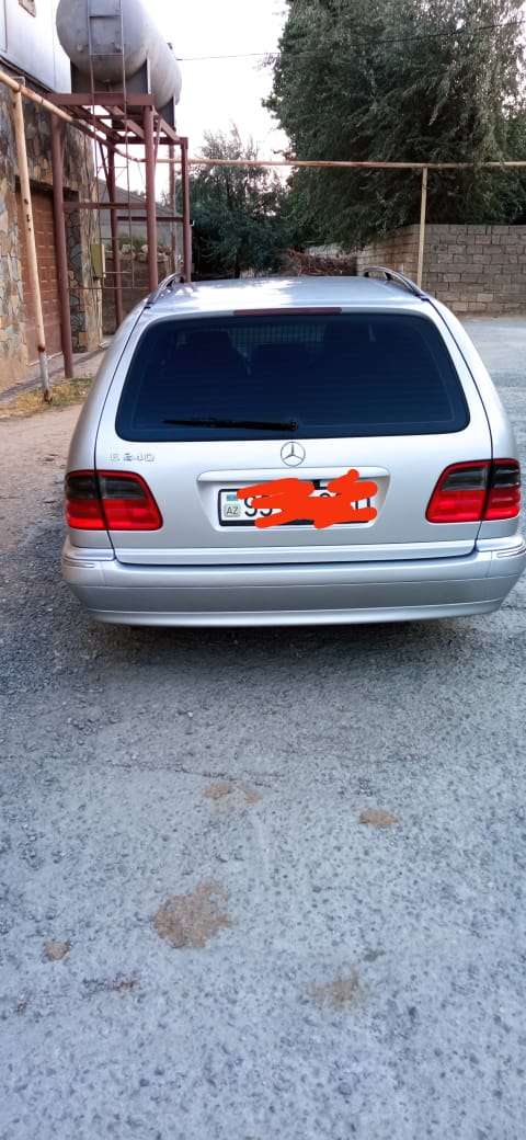 Mercedes E 240, 1999 il, 2.4 L, 331 000 km