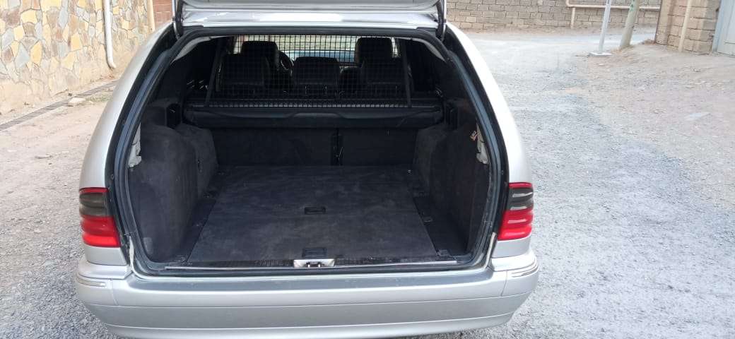 Mercedes E 240, 1999 il, 2.4 L, 331 000 km