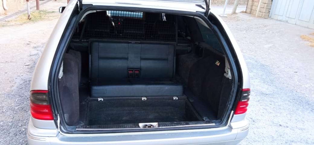 Mercedes E 240, 1999 il, 2.4 L, 331 000 km