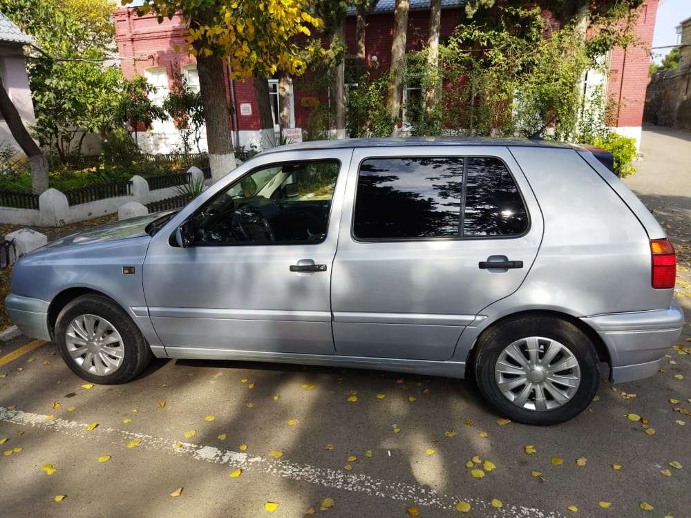 Volkswagen Golf, 1993 il, 2.0 L, 270 000 km