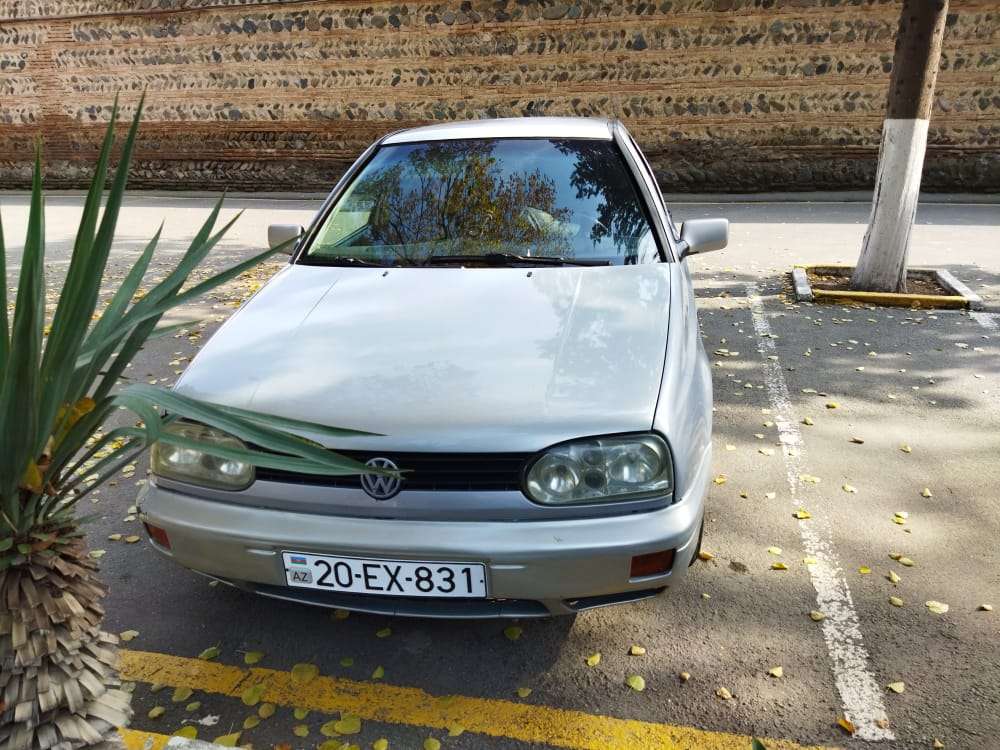 Volkswagen Golf, 1993 il, 2.0 L, 270 000 km