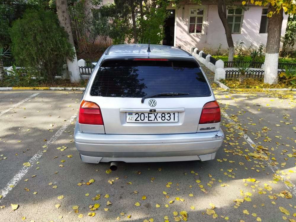 Volkswagen Golf, 1993 il, 2.0 L, 270 000 km