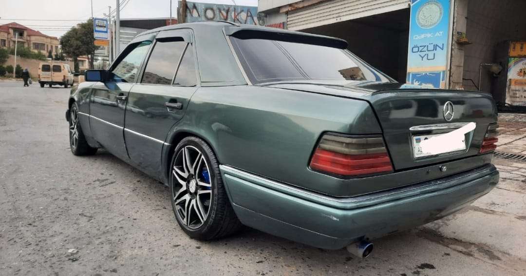 Mercedes E 220, 1993 il, 2.2 L, 456 000 km