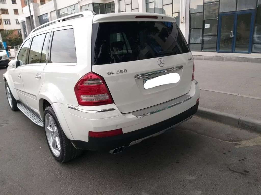 Mercedes GL 550, 2008 il, 5.5 L, 190 000 km
