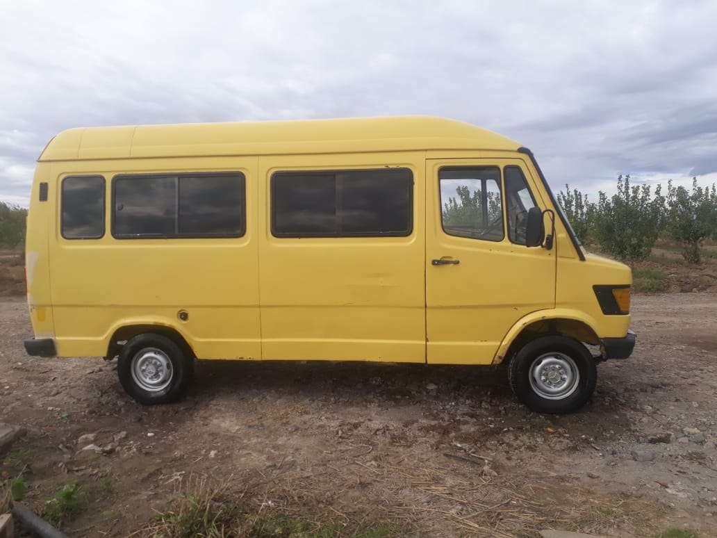 Mercedes 208 D, 1990 il, 2.0 L, 450 000 km