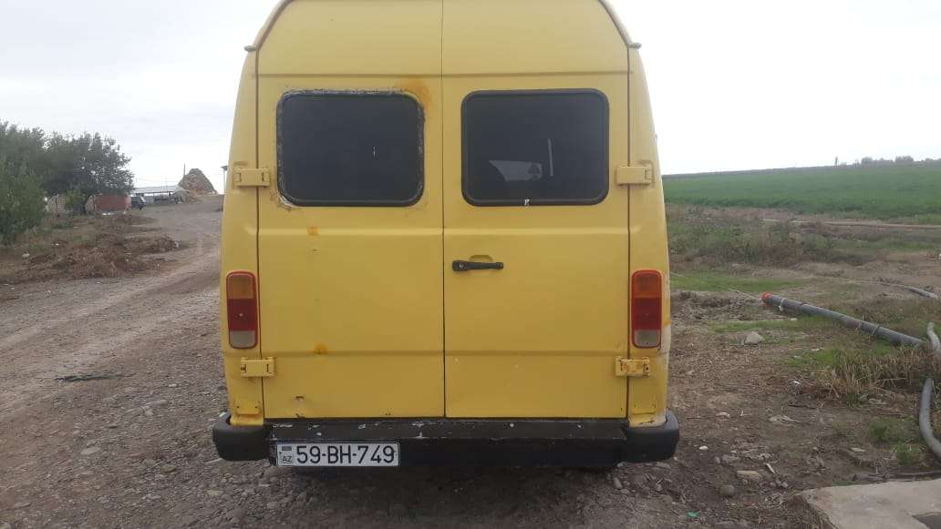 Mercedes 208 D, 1990 il, 2.0 L, 450 000 km