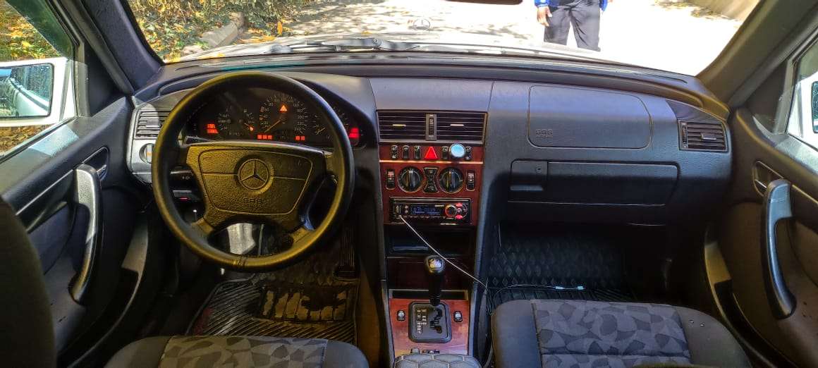 Mercedes C 200, 1998 il, 2.0 L, 398 000 km