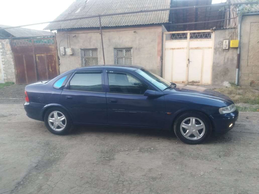 Opel Vectra, 1996 il, 1.8 L, 329 456 km