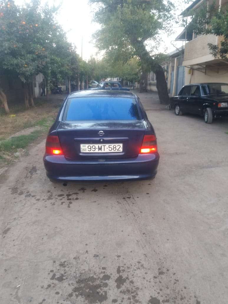 Opel Vectra, 1996 il, 1.8 L, 329 456 km