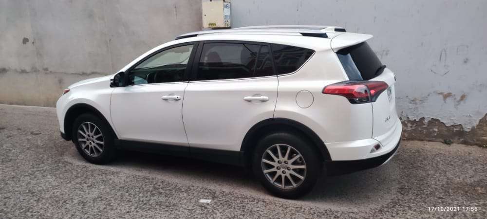 Toyota RAV4, 2017 il, 2.5 L, 49 000 km