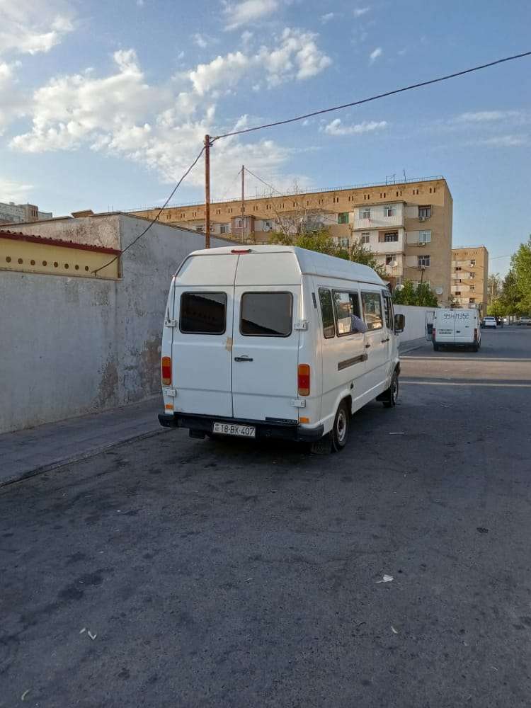 Mercedes 208 D, 1994 il, 2.5 L, 123 654 km