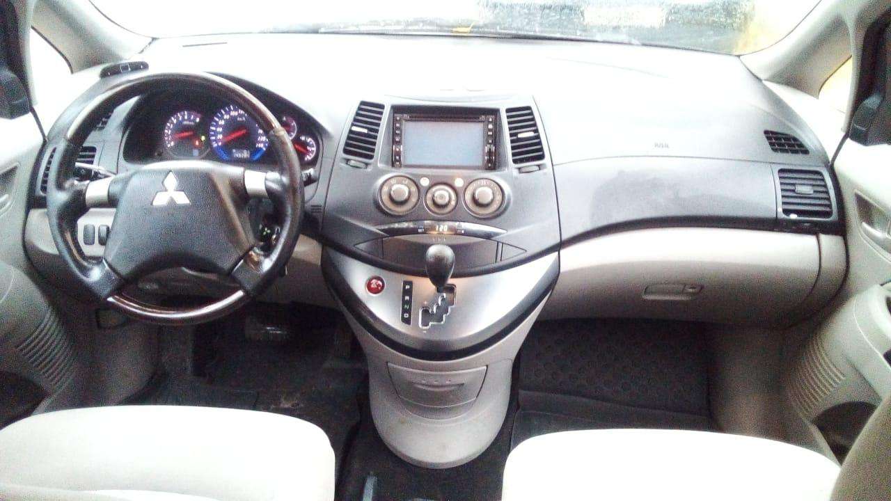 Mitsubishi Grandis, 2006 il, 2.4 L, 154 600 km