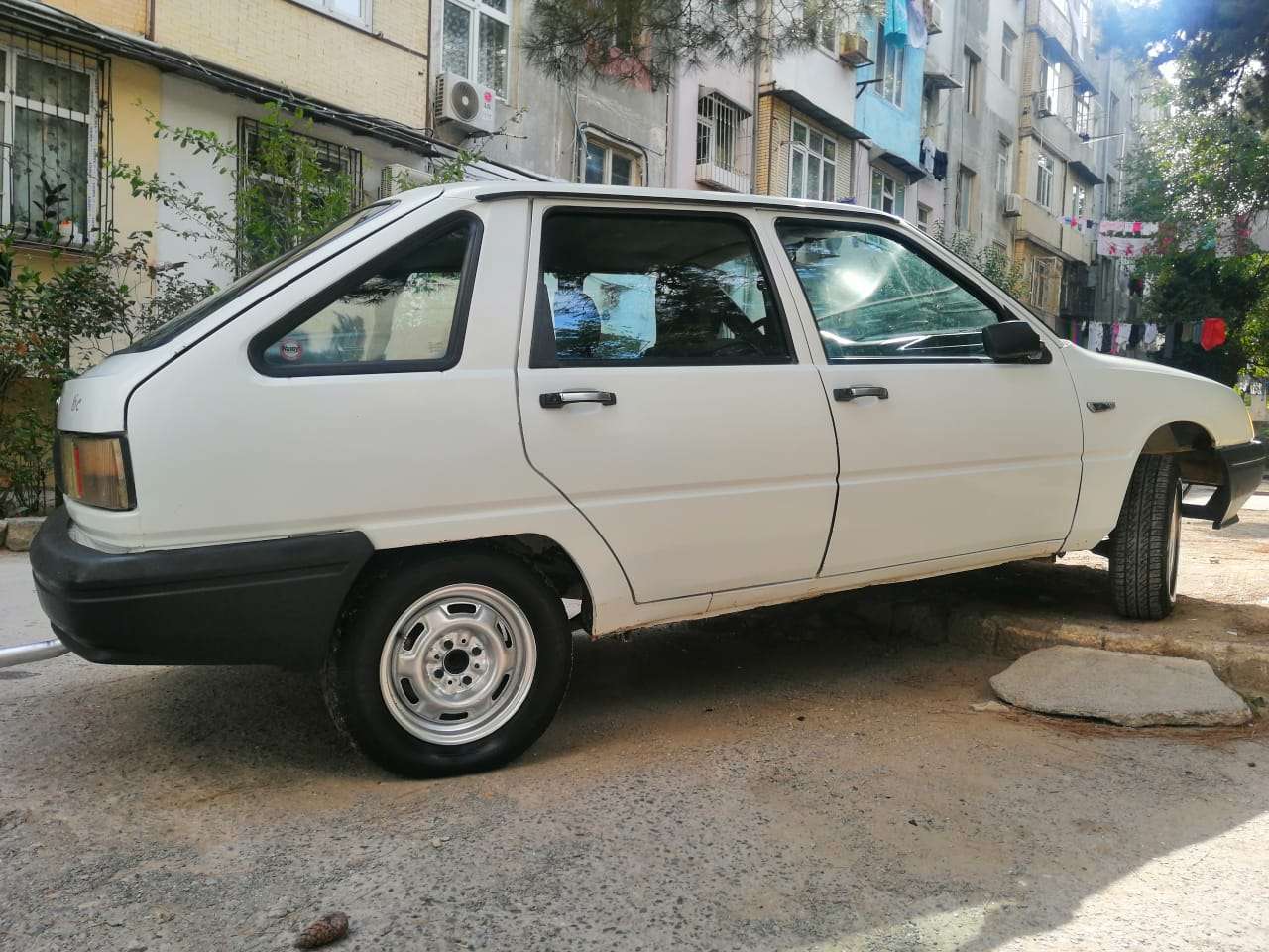 IJ 2126 Oda, 2003 il, 1.6 L, 107 000 km