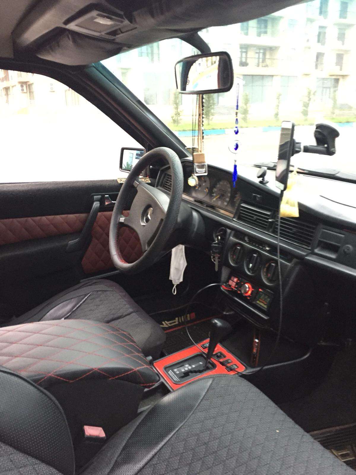 Mercedes 190, 1990 il, 2.0 L, 500 000 km