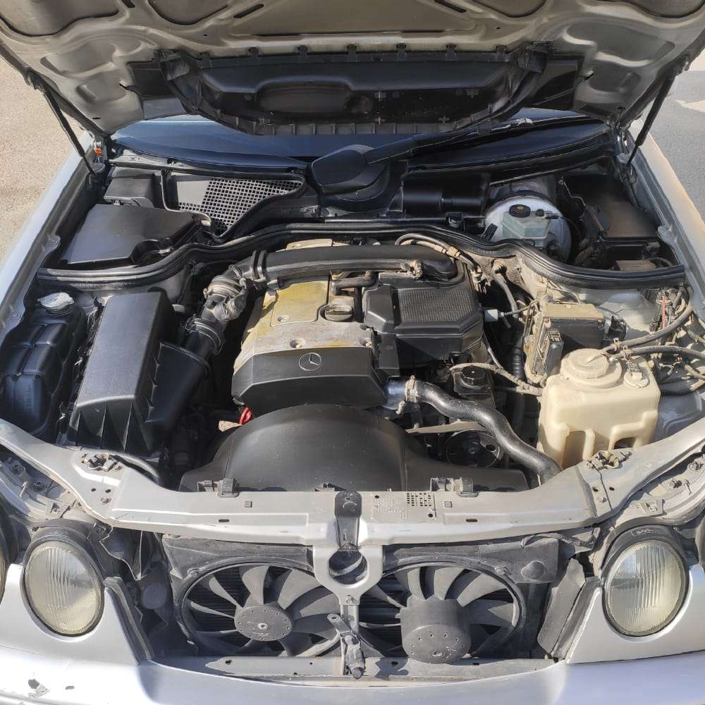Mercedes E 230, 1996 il, 2.3 L, 350 452 km