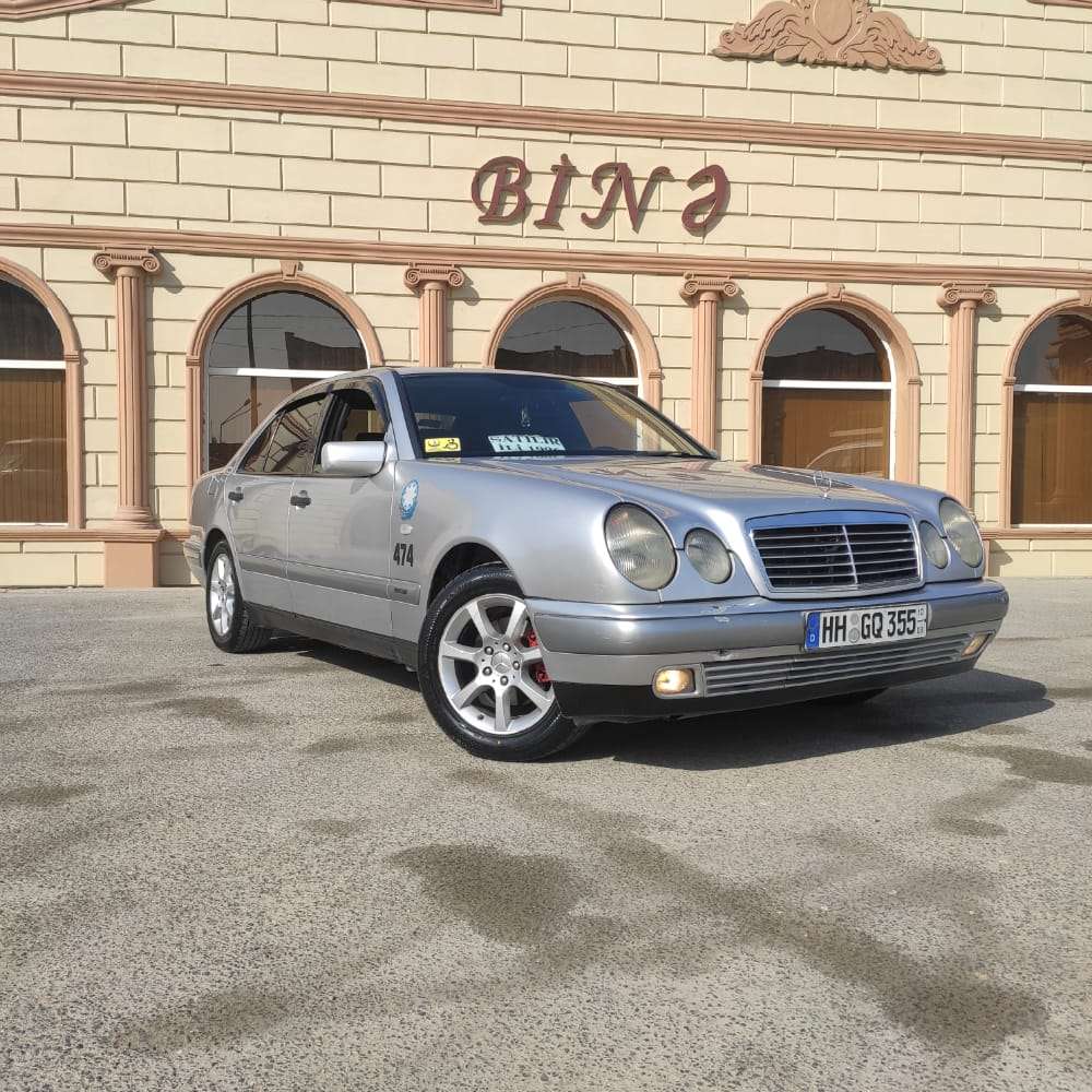 Mercedes E 230, 1996 il, 2.3 L, 350 452 km