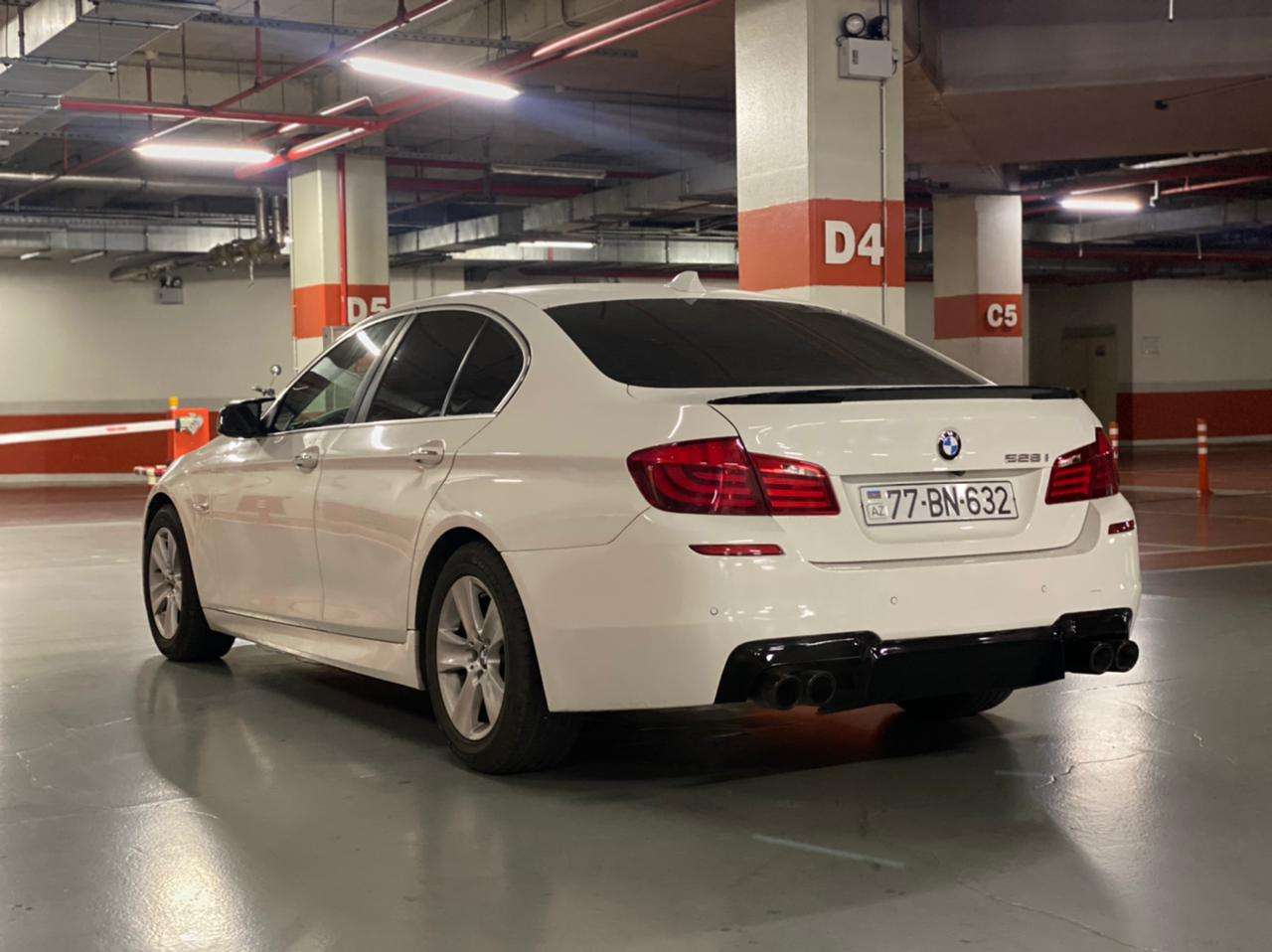 BMW 528, 2013 il, 2.0 L, 126 200 km