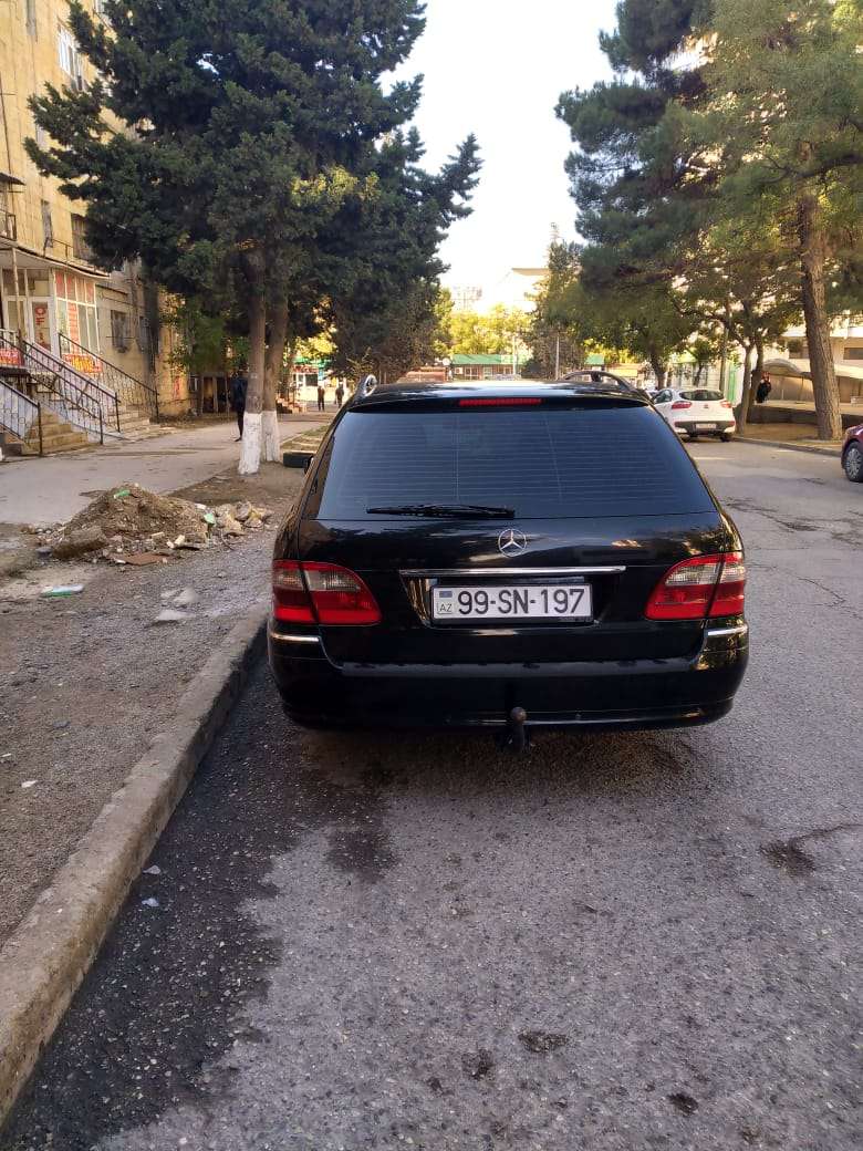Mercedes E 220, 2005 il, 2.2 L, 209 000 km