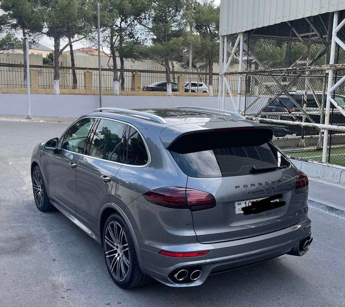 Porsche Taycan 4S, 2015 il, 3.6 L, 155 000 km