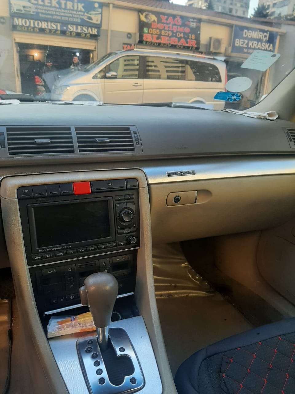 Audi A4, 2005 il, 2.0 L, 200 000 km