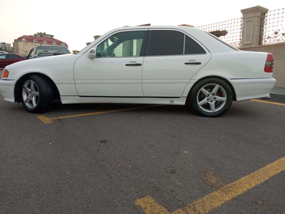 Mercedes C 230, 1996 il, 2.3 L, 257 714 km