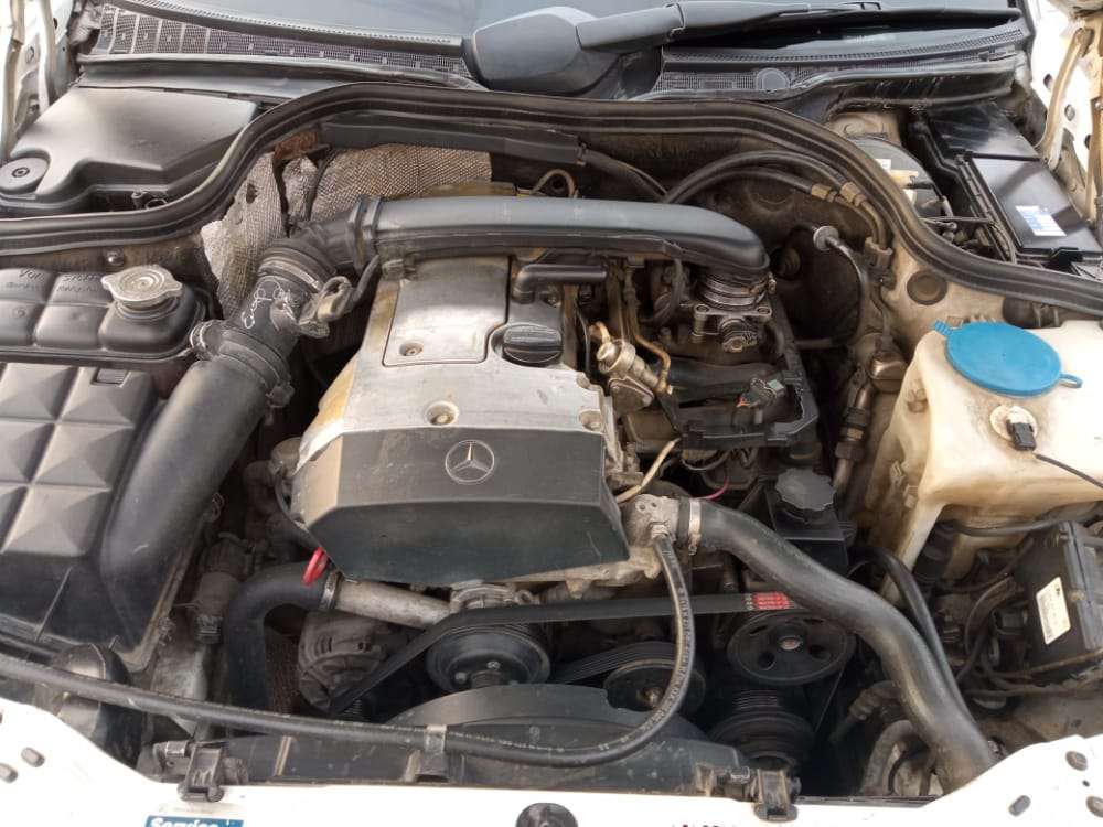 Mercedes C 230, 1996 il, 2.3 L, 257 714 km