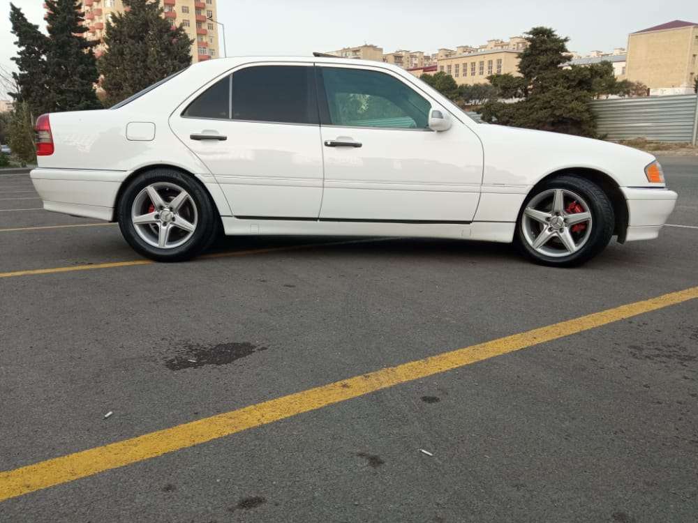 Mercedes C 230, 1996 il, 2.3 L, 257 714 km