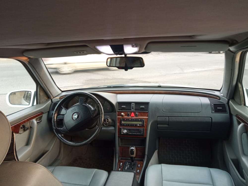 Mercedes C 230, 1996 il, 2.3 L, 257 714 km