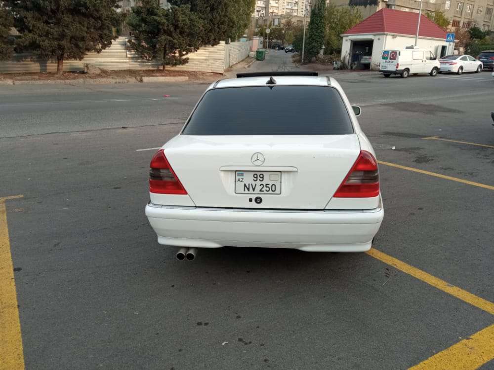 Mercedes C 230, 1996 il, 2.3 L, 257 714 km