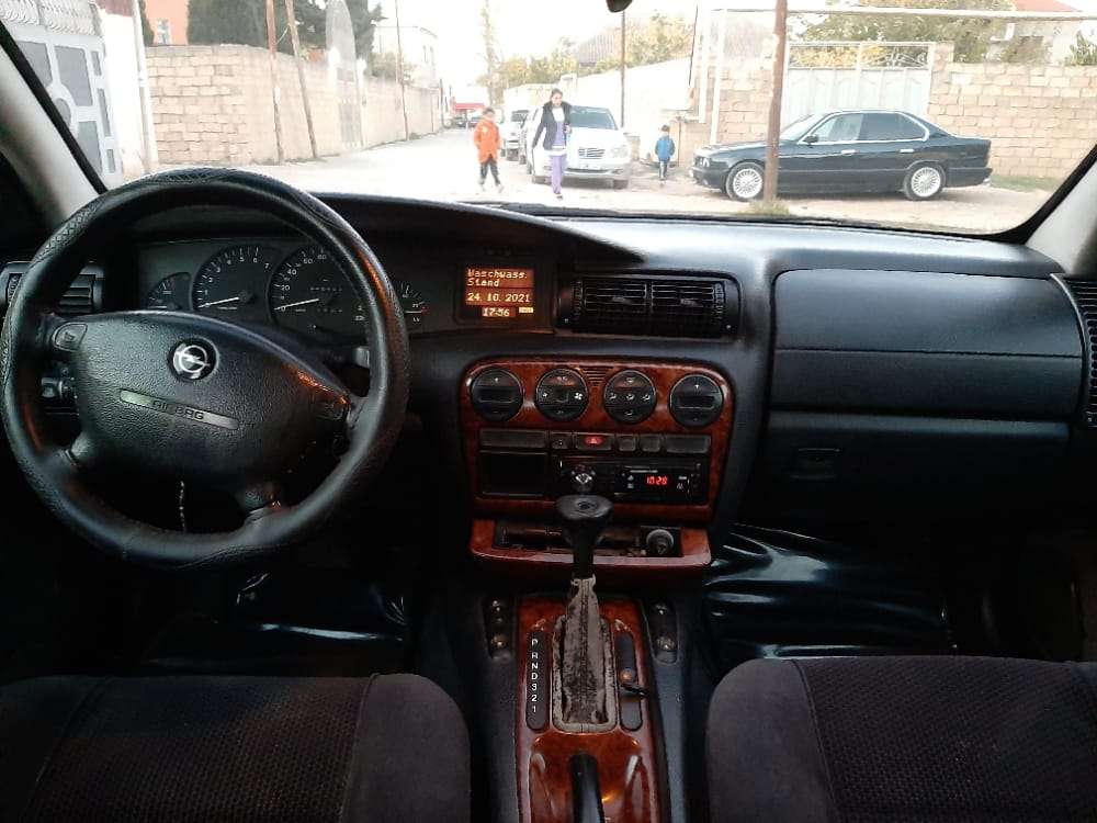 Opel Omega, 1998 il, 2.0 L, 333 000 km