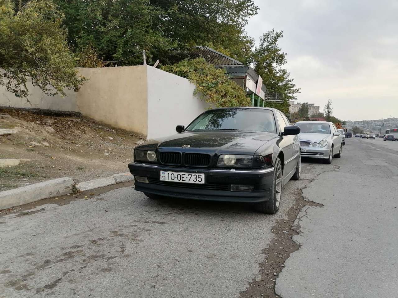 BMW 735, 1997 il, 3.5 L, 300 000 km