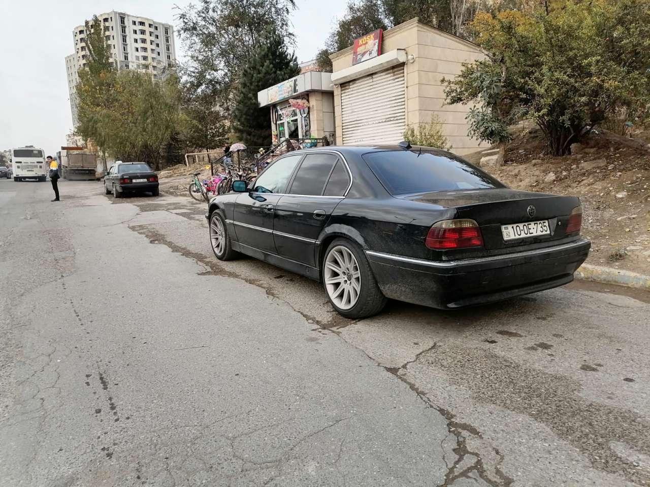 BMW 735, 1997 il, 3.5 L, 300 000 km