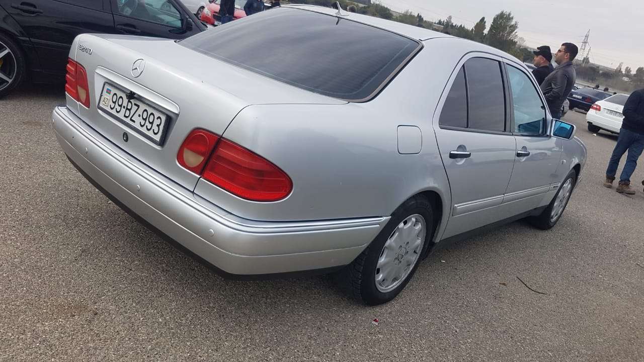 Mercedes E 240, 1998 il, 2.4 L, 373 943 km