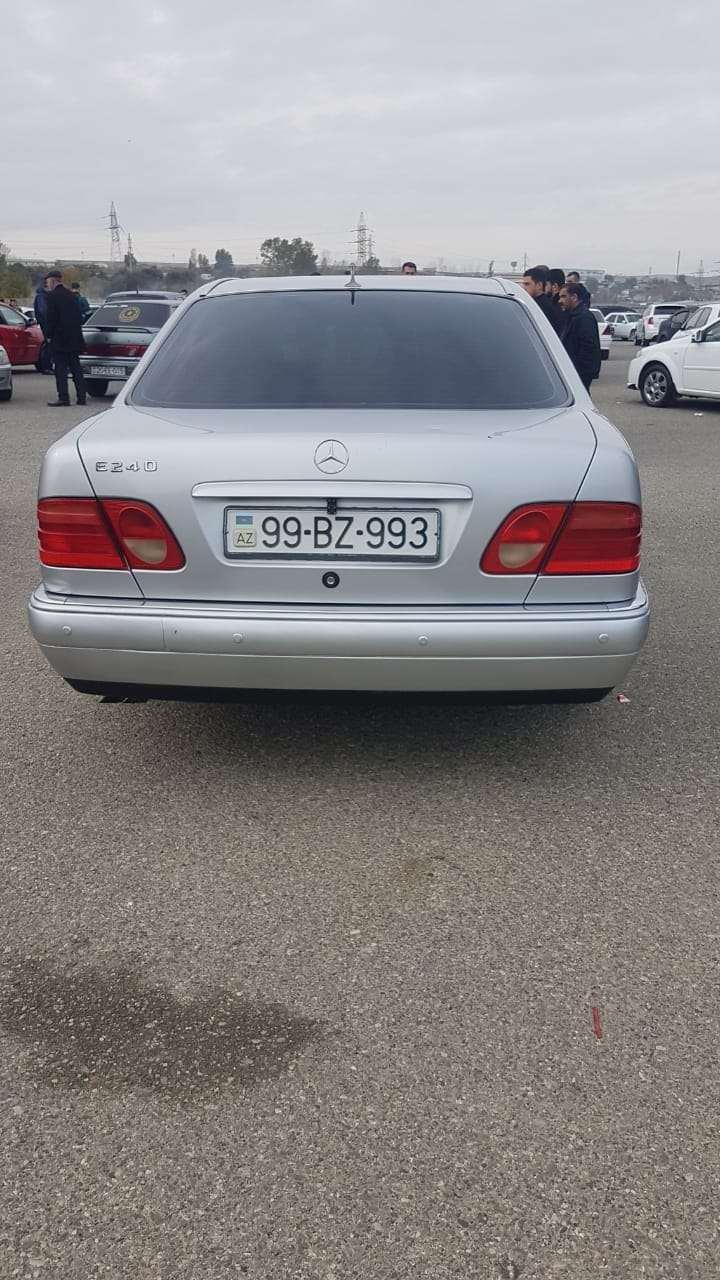 Mercedes E 240, 1998 il, 2.4 L, 373 943 km