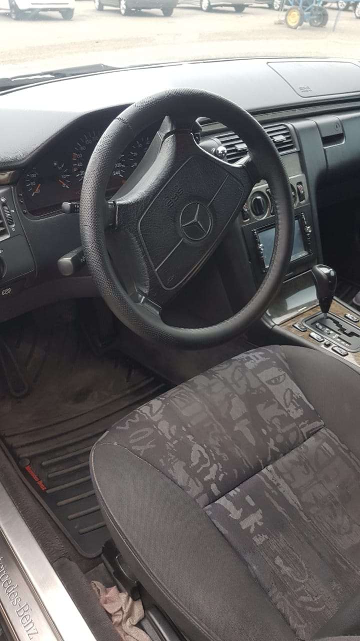 Mercedes E 240, 1998 il, 2.4 L, 373 943 km