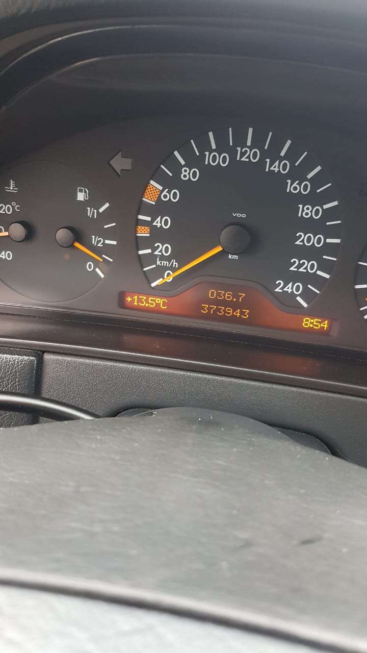 Mercedes E 240, 1998 il, 2.4 L, 373 943 km