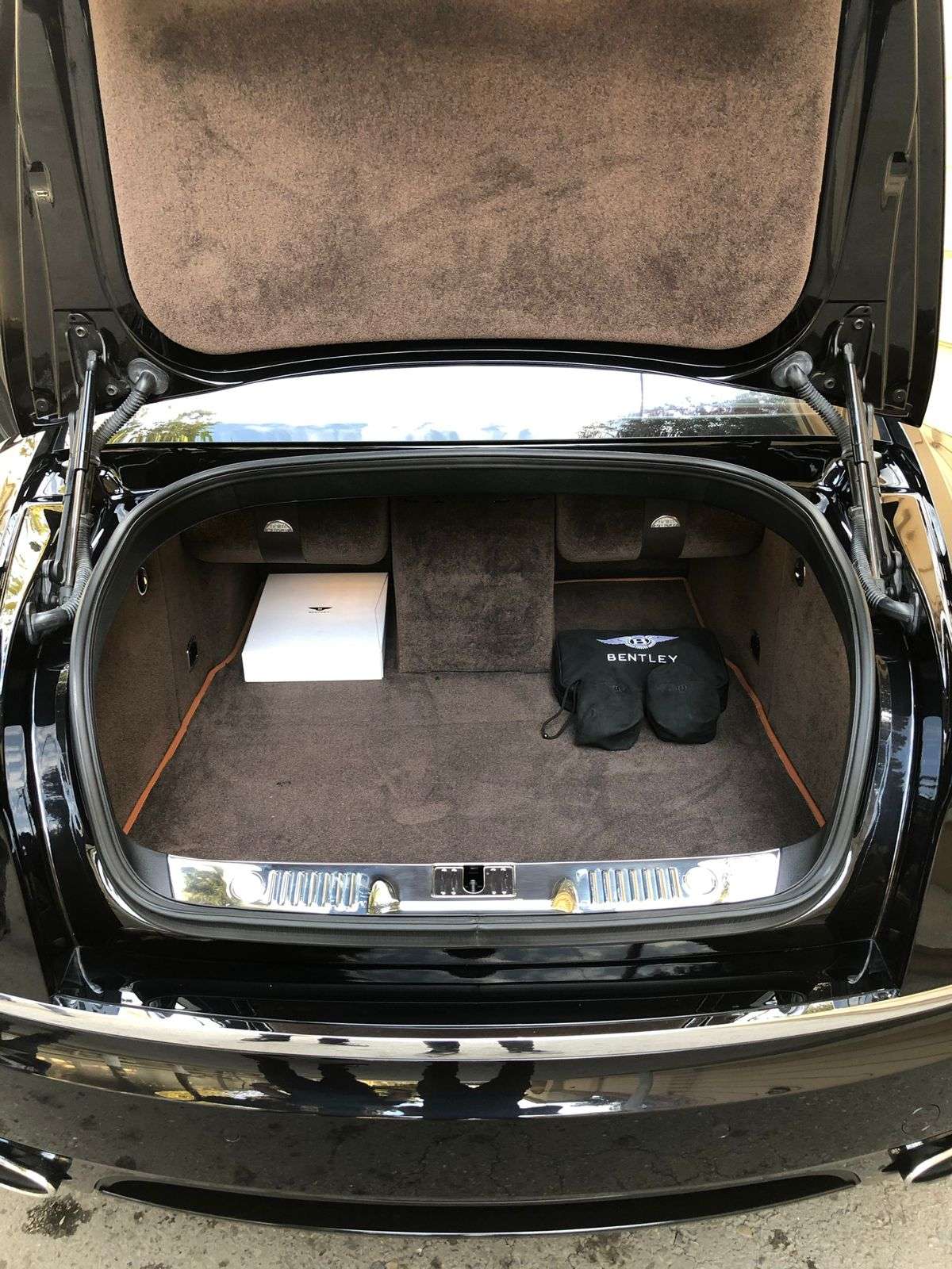 Bentley Flying Spur, 2015 il, 6.0 L, 26 000 km
