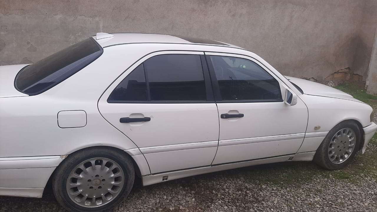 Mercedes C 250, 1998 il, 2.5 L, 350 000 km