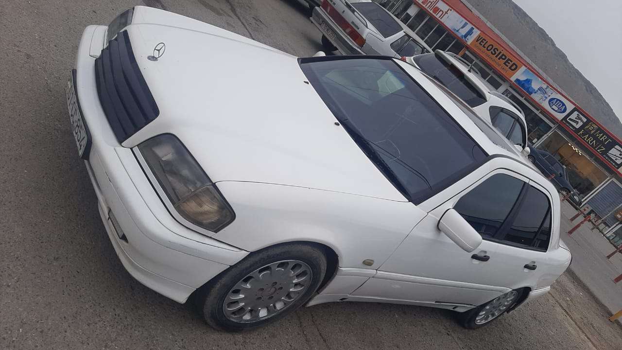 Mercedes C 250, 1998 il, 2.5 L, 350 000 km