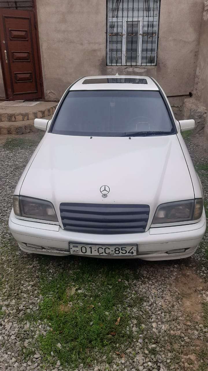Mercedes C 250, 1998 il, 2.5 L, 350 000 km