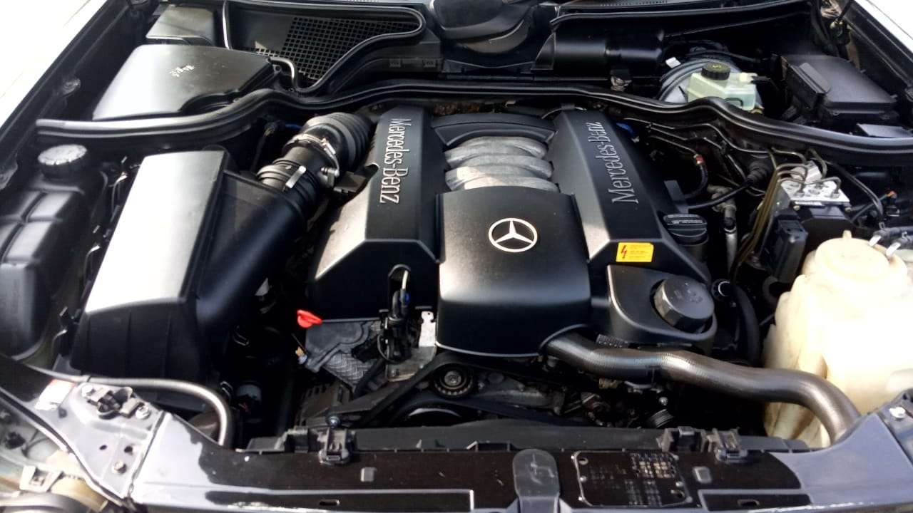 Mercedes E 240, 1999 il, 2.4 L, 382 850 km